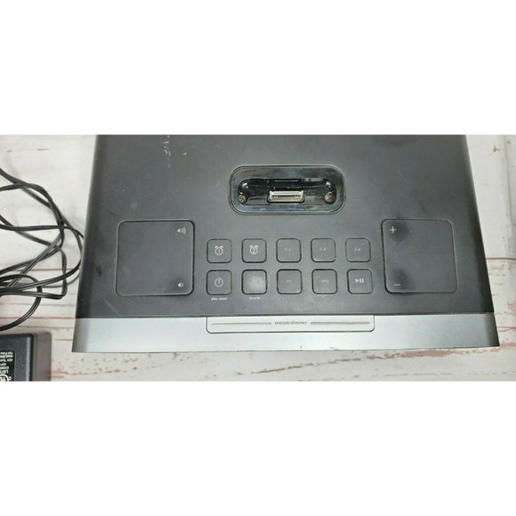 iHome Model Ip90 am/FM alarm Clock Radio For IPhones Docking Station - Picture 3 of 11